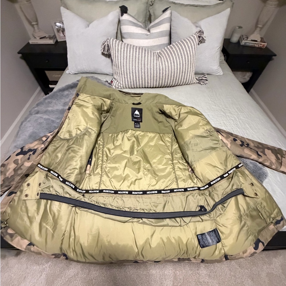 Women's Burton Lelah Jacket - Size Medium - Picture 12 of 13